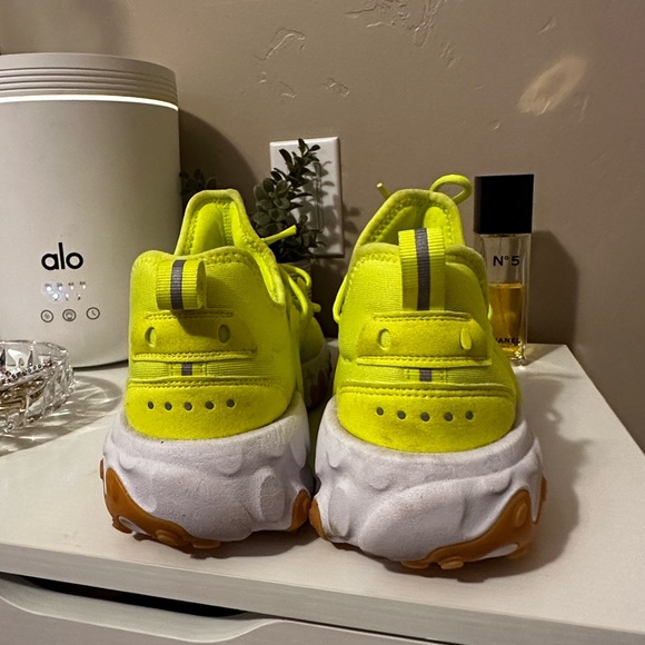 NIKE REACT PRESTO ‘VOLT’ NEON TENNIS SHOES - Picture 6 of 11